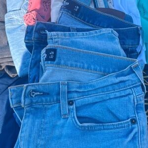 3 pairs Hollister skinny jeans.